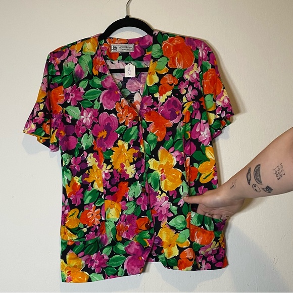 COPY - 80s Floral Short Sleeve Button Down - Picture 5 of 11